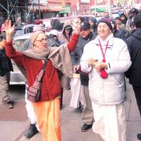 Нью-йорк — санкиртана-ятра, фото и видео с программ Шри Шримад Мурали Мохана Махараджа. Харинама в Нитьянанда Трайодаши Нью-йорк — санкиртана-ятра, фото и видео с программ Шри Шримад Мурали Мохана Махараджа. Харинама в Нитьянанда Трайодаши