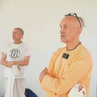 Мы хотим построить общество честных людей. Мы хотим построить общество честных людей.