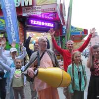 Нью-йорк, инициация Ахайтуки премы даса, харинама и видео с корреспондентом «Нью-йоркских новостей» Нью-йорк, инициация Ахайтуки премы даса, харинама и видео с корреспондентом «Нью-йоркских новостей»